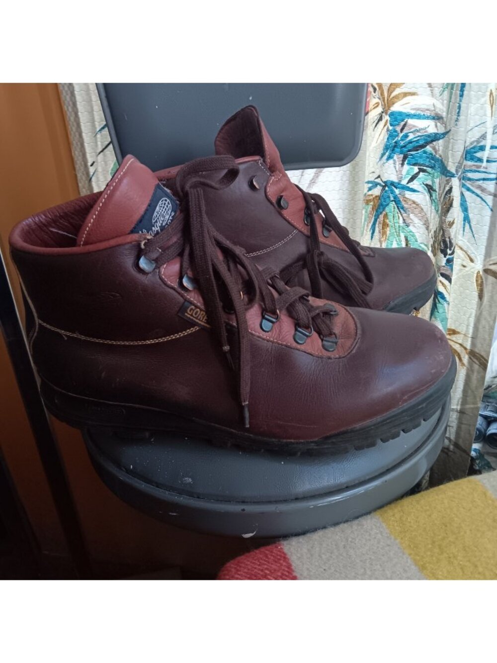 Vintage 1996 sz 12 D Vasque Gore-Tex Leather Hiking Boots Brown Lace-Up Italy